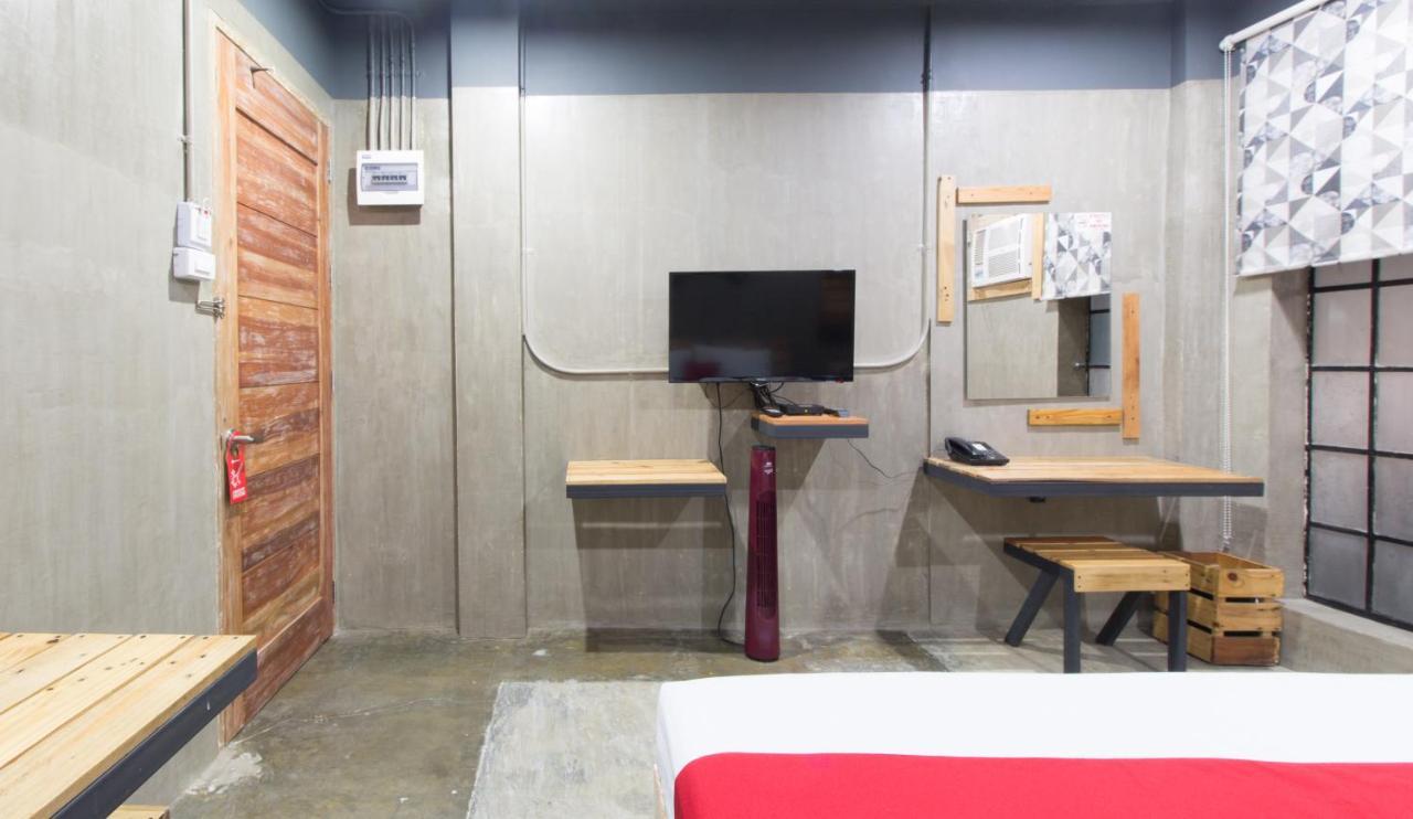 Reddoorz Plus @ Taft North Mandurriao Iloilo Extérieur photo